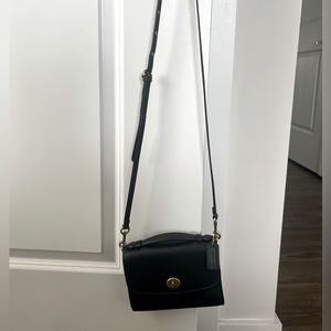 Kip Turnlock Crossbody black with gold